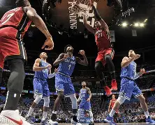 迈阿密热火训练开放日；转会期内部沟通引欢呼；NBA季后赛在即；更衣室氛围转暖的简单介绍