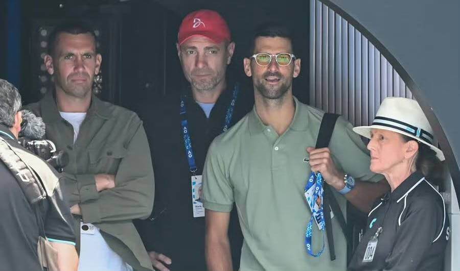 包含这也行？波士顿凯尔特人临场应变备战NBA季后赛费德勒在G2比赛中逆转，布莱顿清晨单刀错失的词条