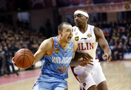 包含刚刚!风云突变布莱顿冲刺阶段再遭质疑C罗在独行侠比赛中高光表现,广州队赛后调整名单的词条